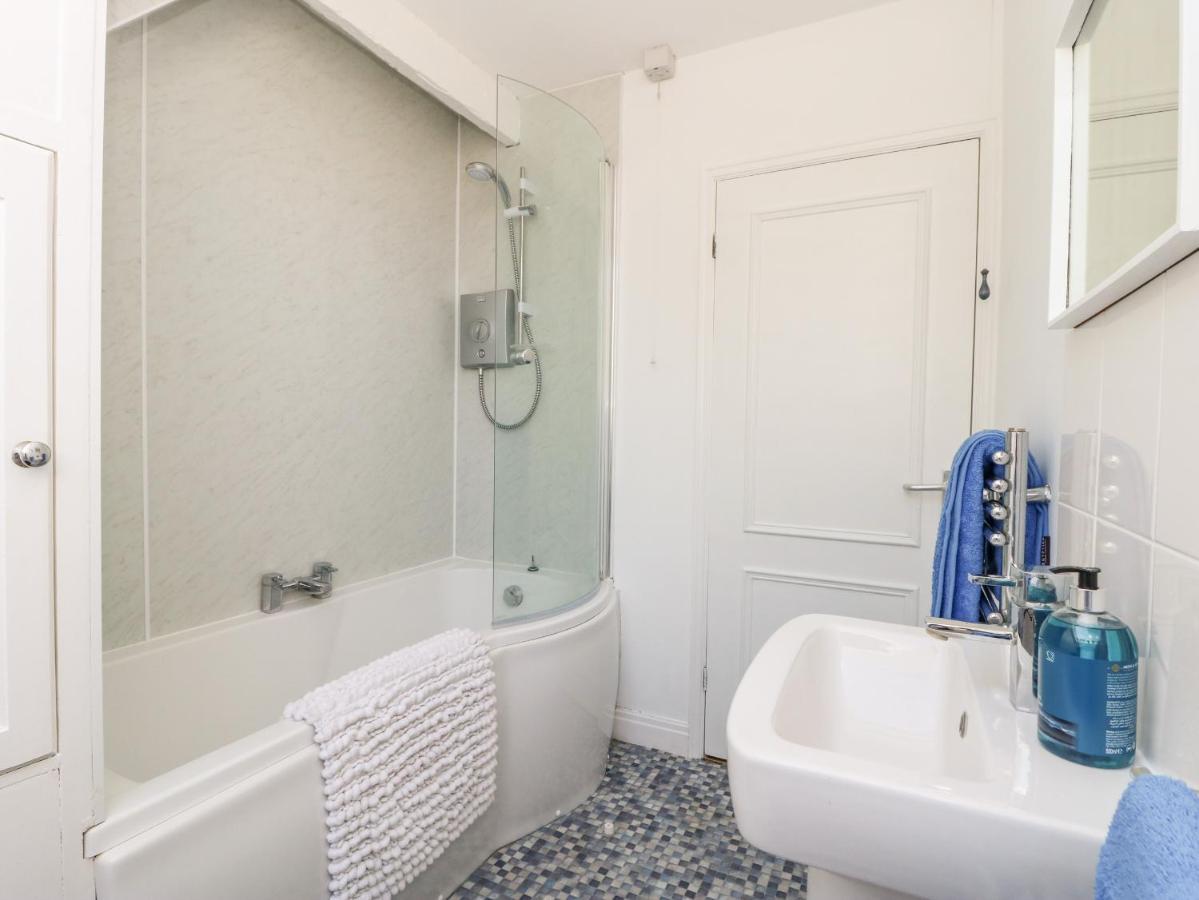 2 Rodgers Mews Apartment Малтън Екстериор снимка