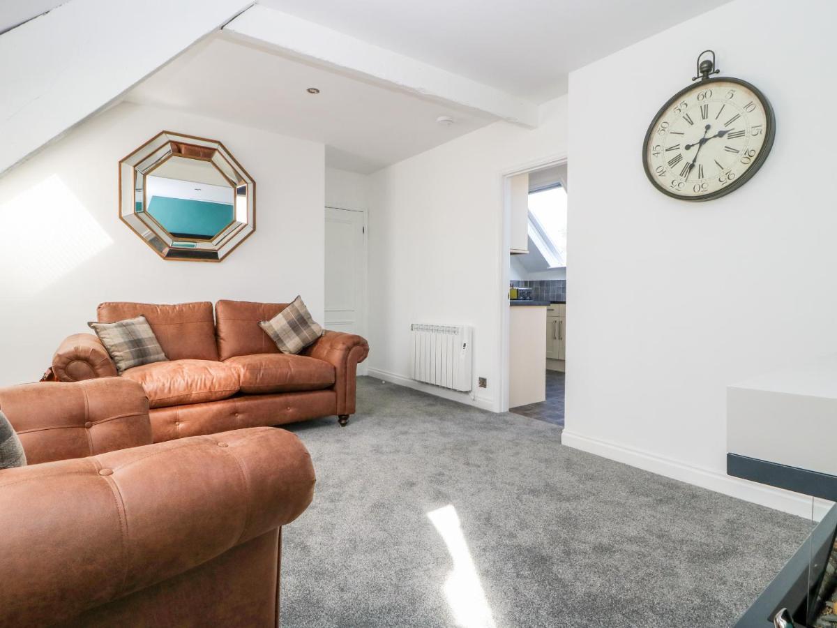 2 Rodgers Mews Apartment Малтън Екстериор снимка