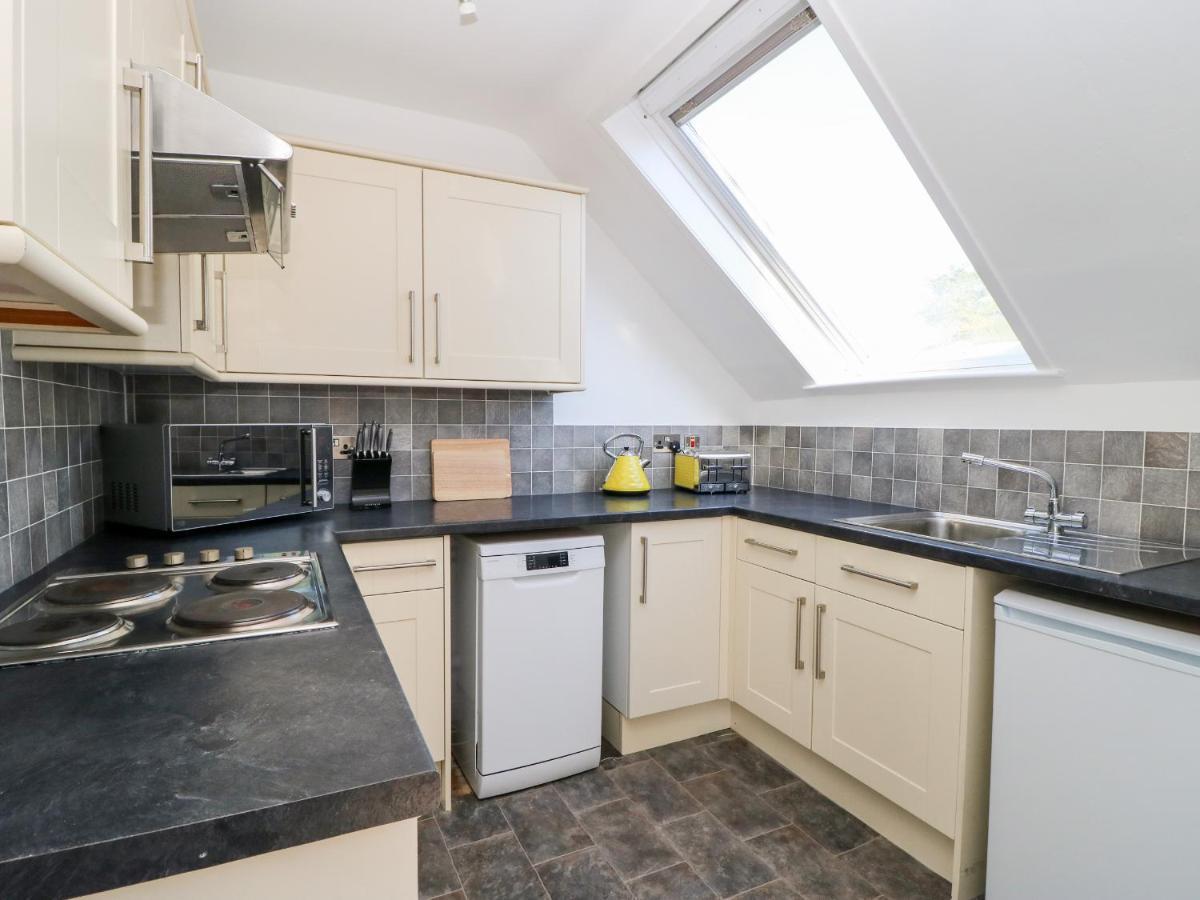 2 Rodgers Mews Apartment Малтън Екстериор снимка
